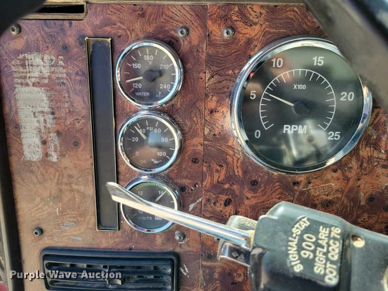 image for item NK9948 1998 International 9200 dump truck