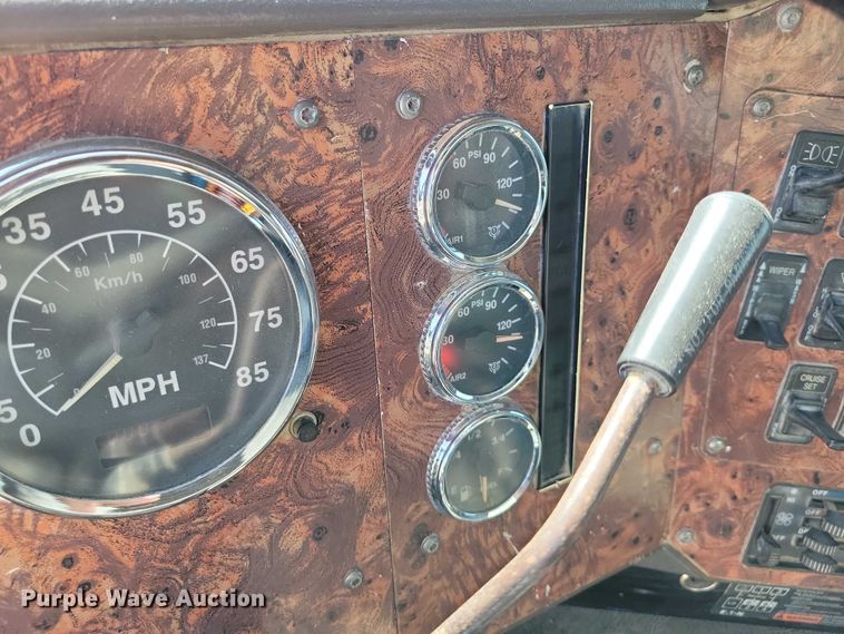 image for item NK9948 1998 International 9200 dump truck