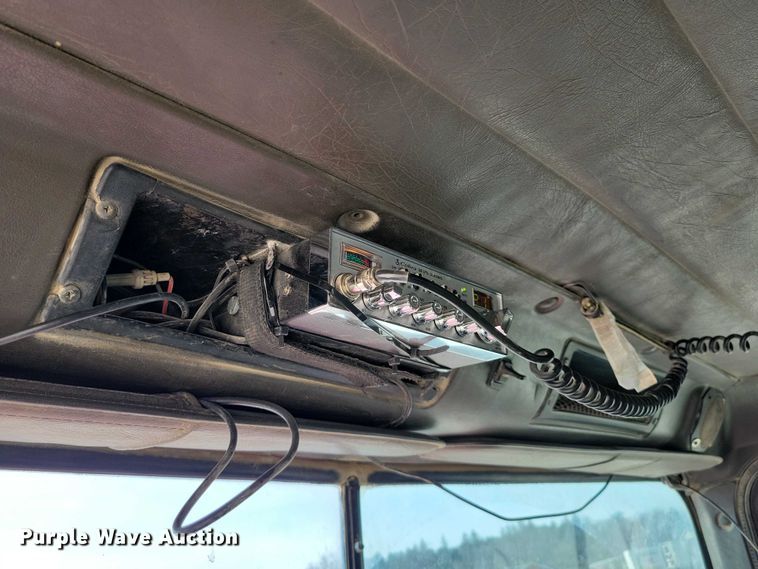 image for item NK9948 1998 International 9200 dump truck