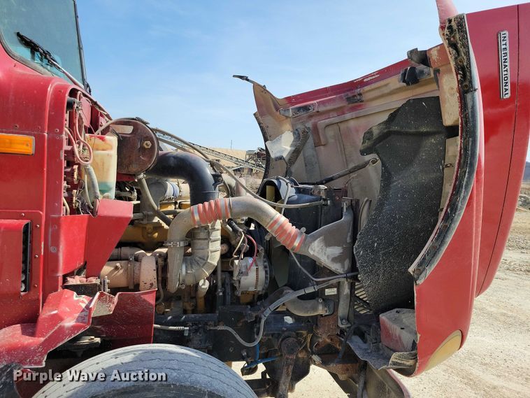 image for item NK9948 1998 International 9200 dump truck