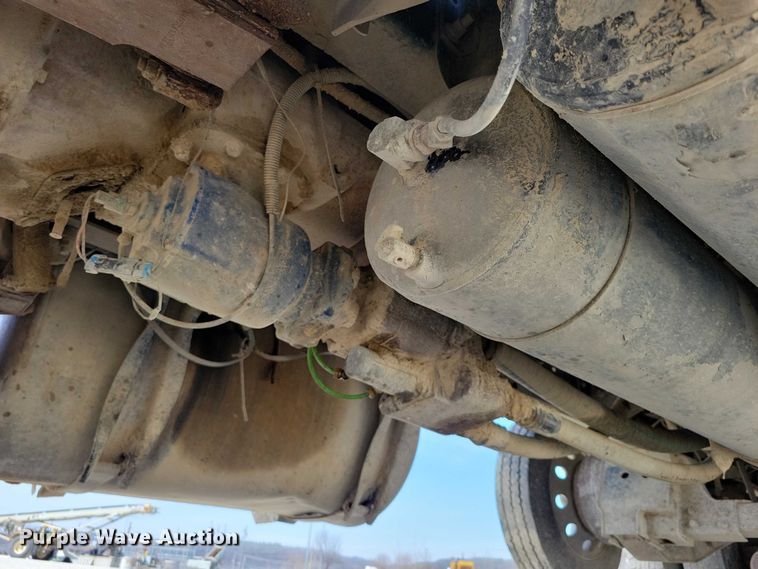 image for item NK9948 1998 International 9200 dump truck