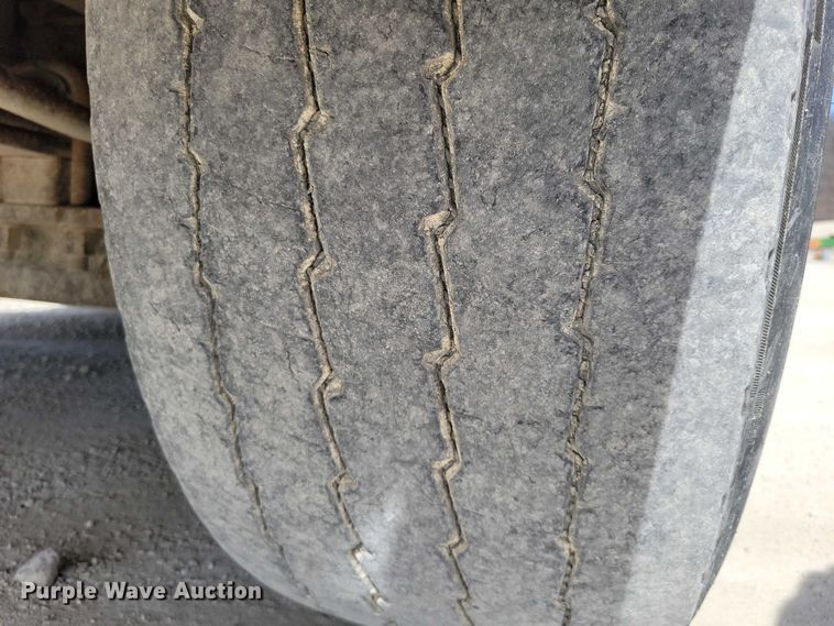 image for item NK9948 1998 International 9200 dump truck