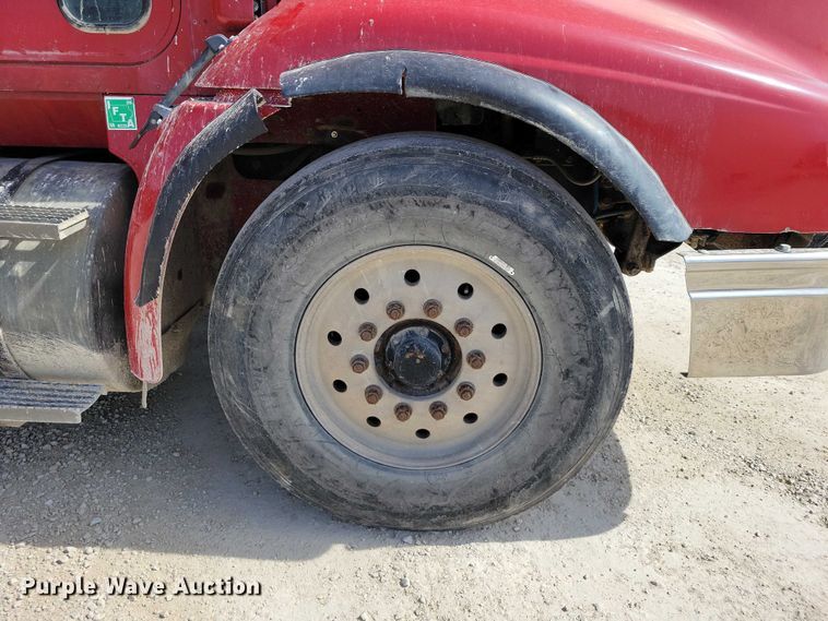 image for item NK9948 1998 International 9200 dump truck