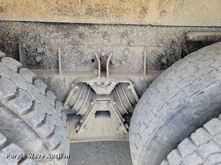 image for item NK9948 1998 International 9200 dump truck