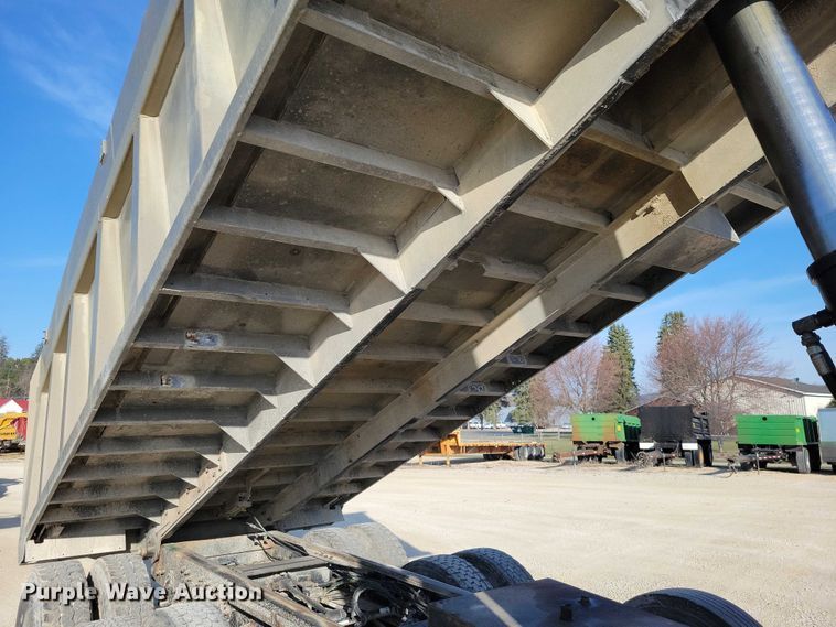 image for item NK9948 1998 International 9200 dump truck