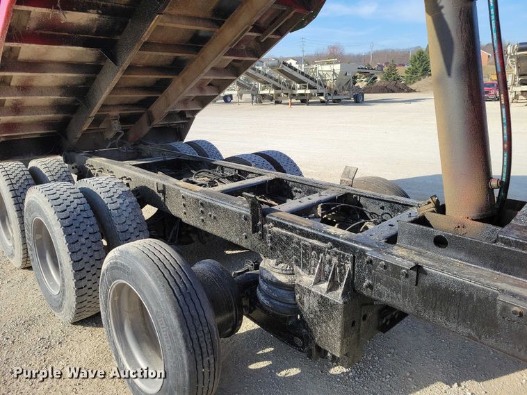 image for item NK9949 1998 International 9200 dump truck