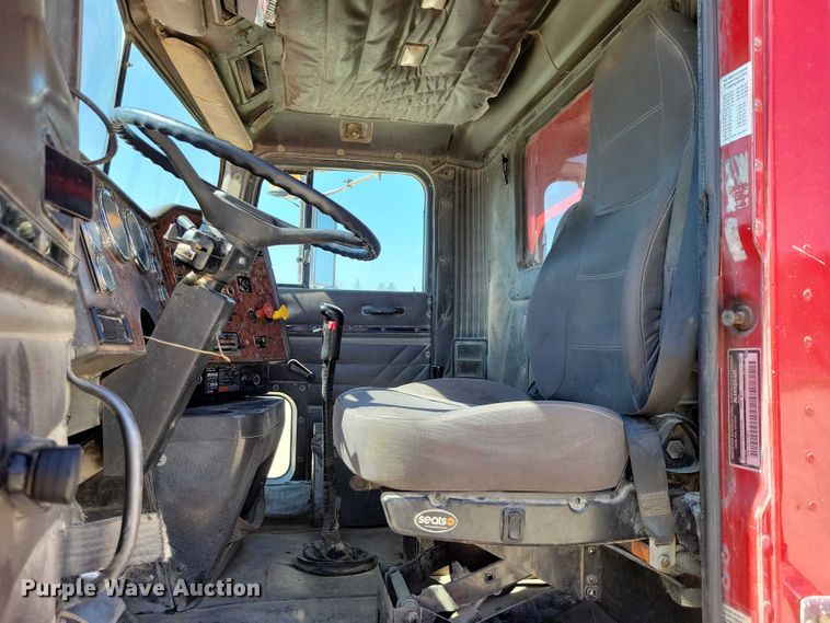 image for item NK9949 1998 International 9200 dump truck