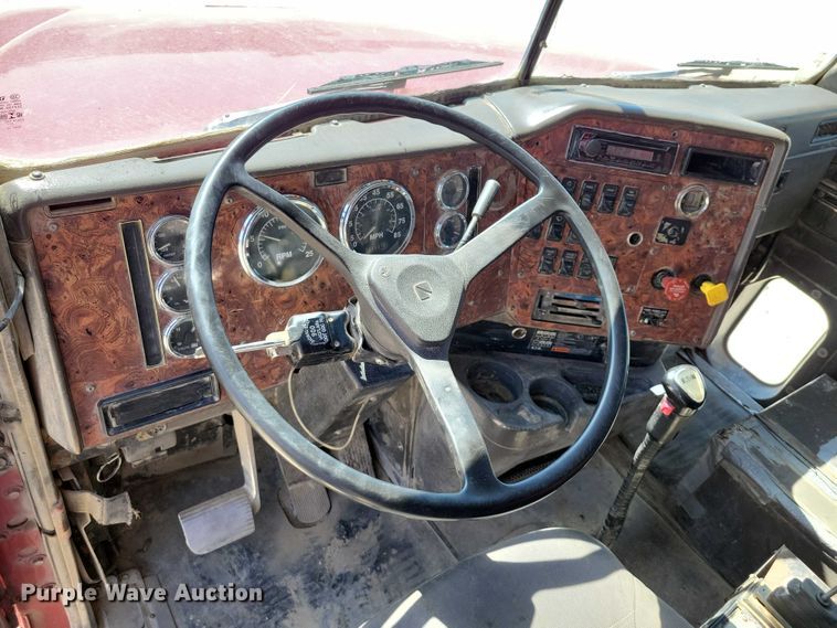 image for item NK9949 1998 International 9200 dump truck