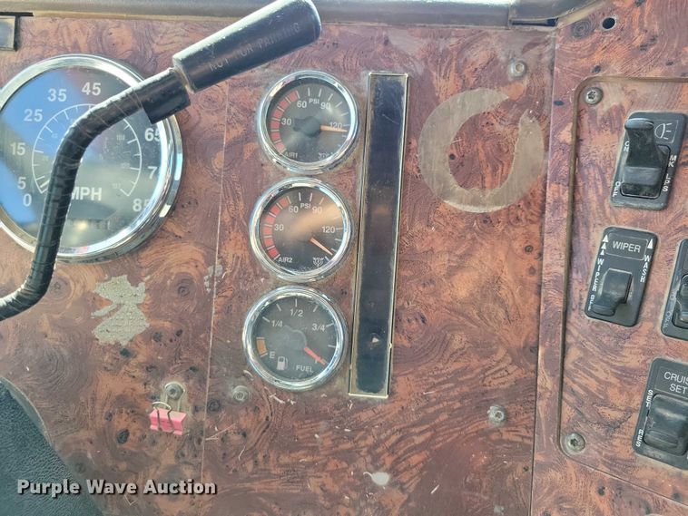 image for item NK9949 1998 International 9200 dump truck