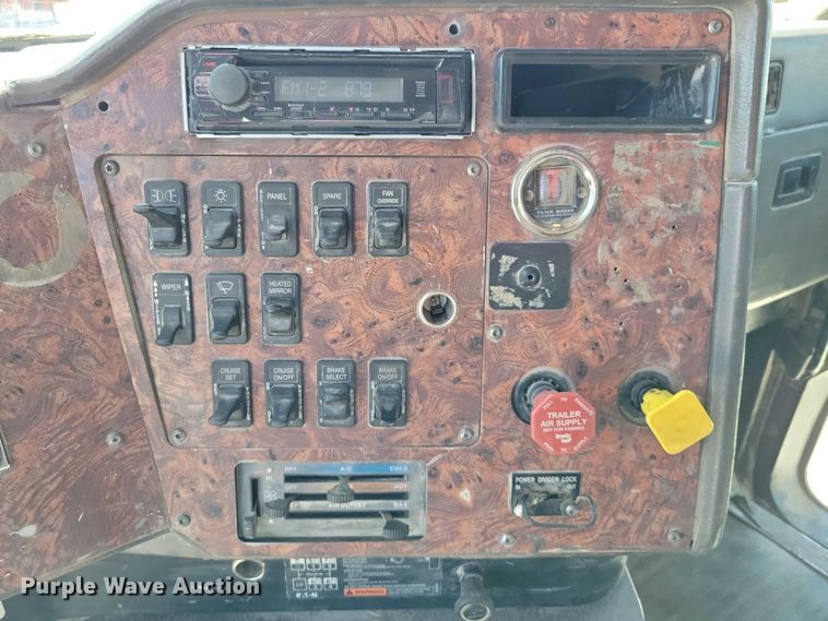 image for item NK9949 1998 International 9200 dump truck