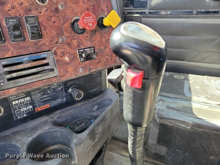 image for item NK9949 1998 International 9200 dump truck