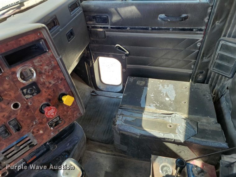 image for item NK9949 1998 International 9200 dump truck