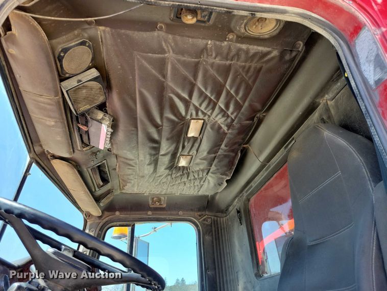 image for item NK9949 1998 International 9200 dump truck