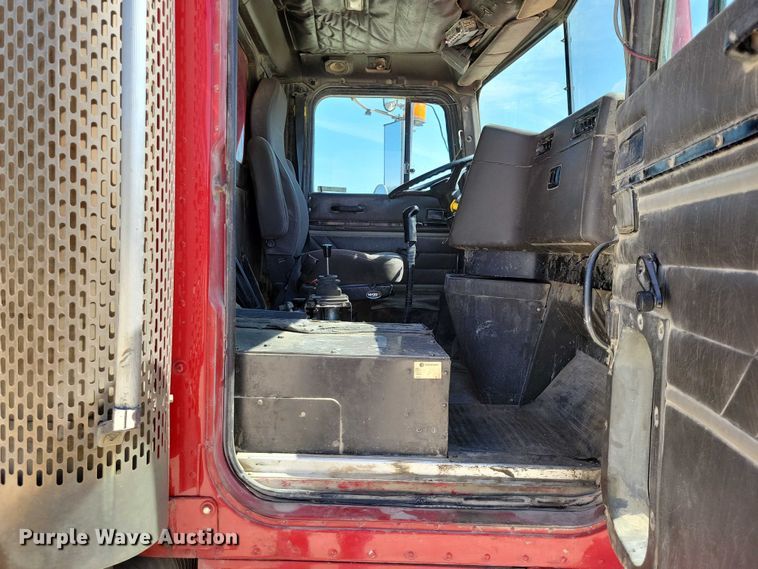 image for item NK9949 1998 International 9200 dump truck