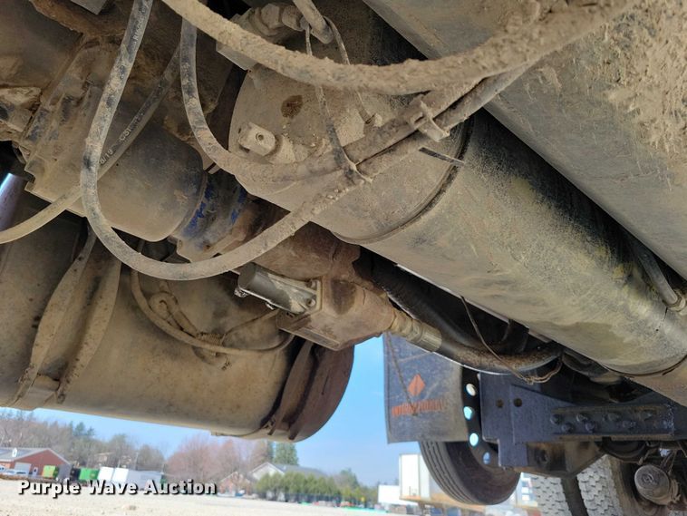 image for item NK9949 1998 International 9200 dump truck