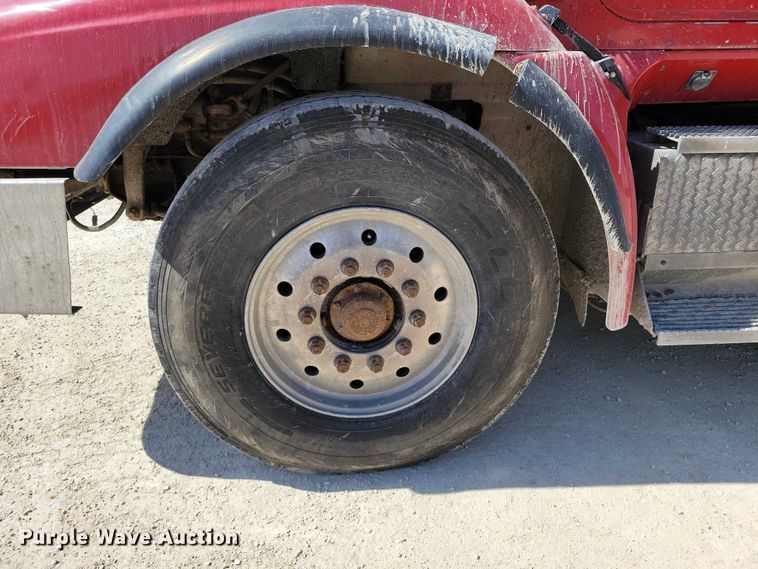 image for item NK9949 1998 International 9200 dump truck