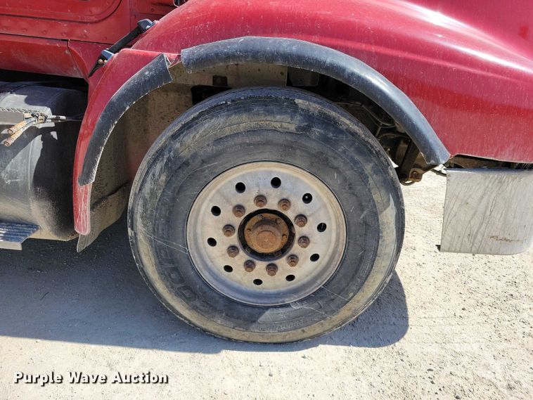 image for item NK9949 1998 International 9200 dump truck