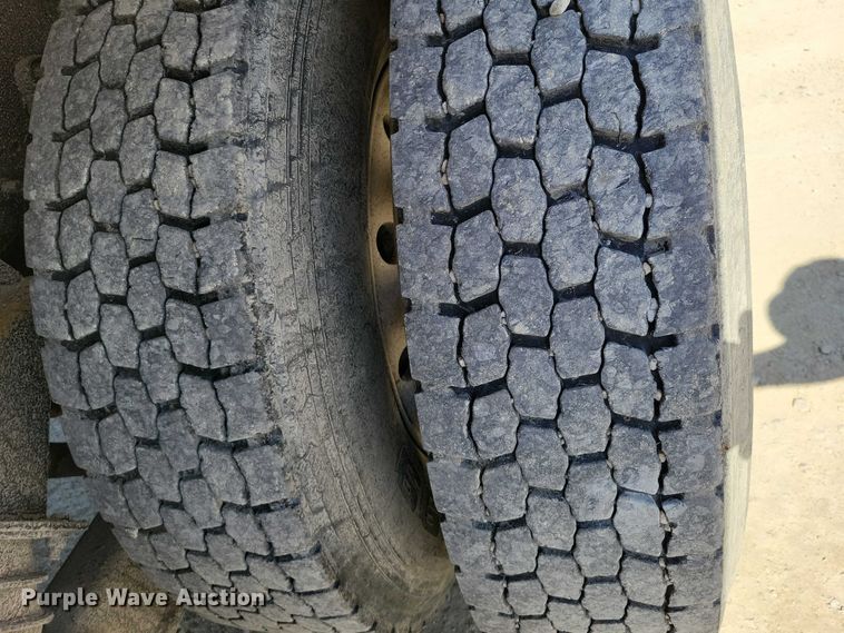 image for item NK9949 1998 International 9200 dump truck