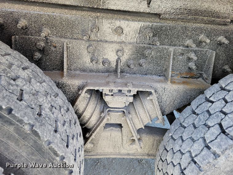 image for item NK9949 1998 International 9200 dump truck