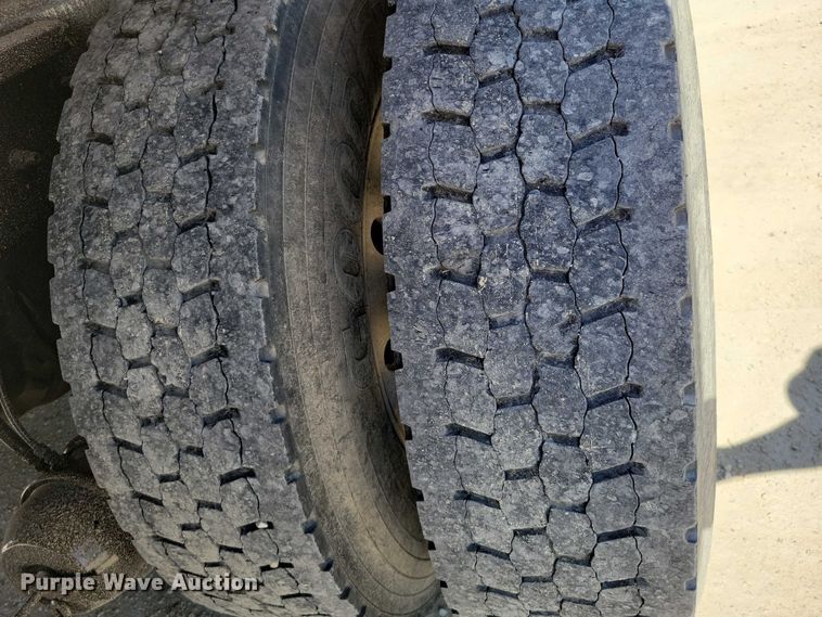 image for item NK9949 1998 International 9200 dump truck