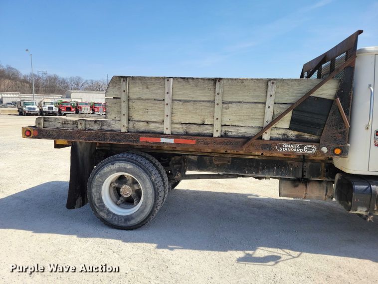 image for item NK9950 1987 International  S1900 flatbed truck
