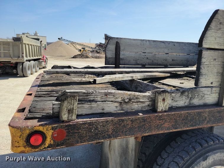 image for item NK9950 1987 International  S1900 flatbed truck