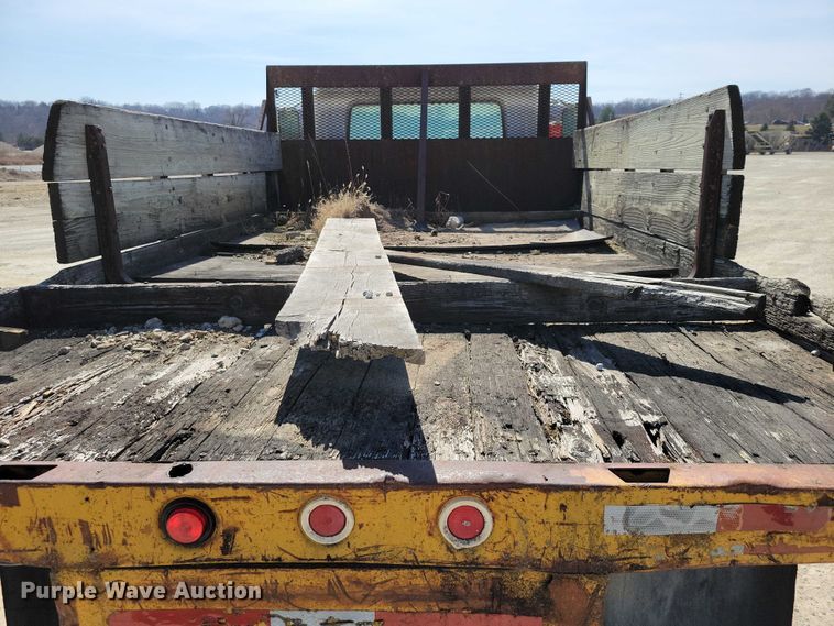 image for item NK9950 1987 International  S1900 flatbed truck