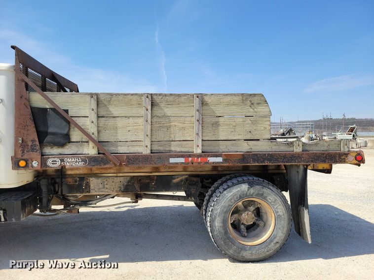image for item NK9950 1987 International  S1900 flatbed truck