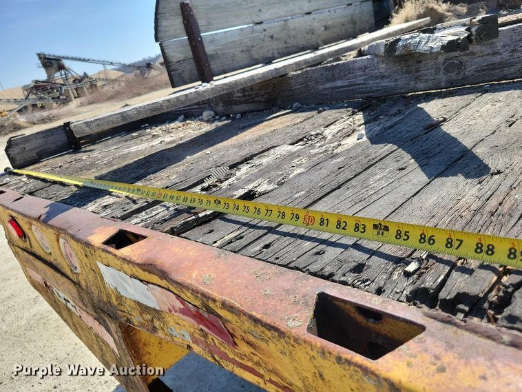 image for item NK9950 1987 International  S1900 flatbed truck