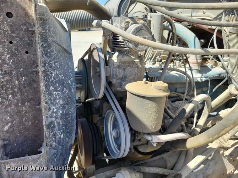 image for item NK9950 1987 International  S1900 flatbed truck