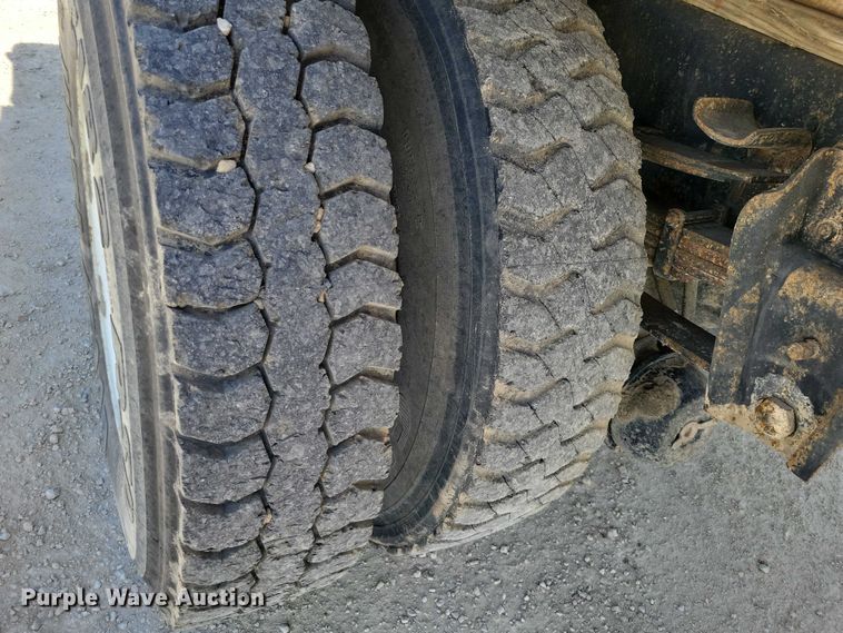 image for item NK9950 1987 International  S1900 flatbed truck