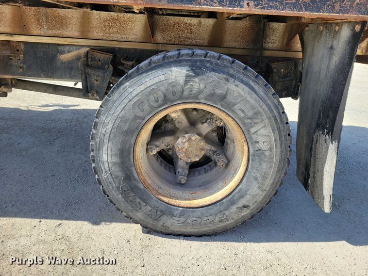 image for item NK9950 1987 International  S1900 flatbed truck