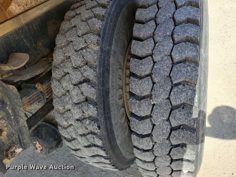 image for item NK9950 1987 International  S1900 flatbed truck