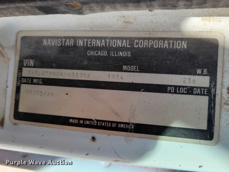 image for item NK9950 1987 International  S1900 flatbed truck