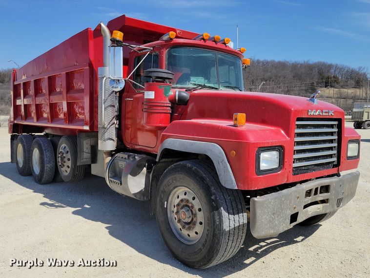 image for item NK9951 2000 Mack RD688S dump truck