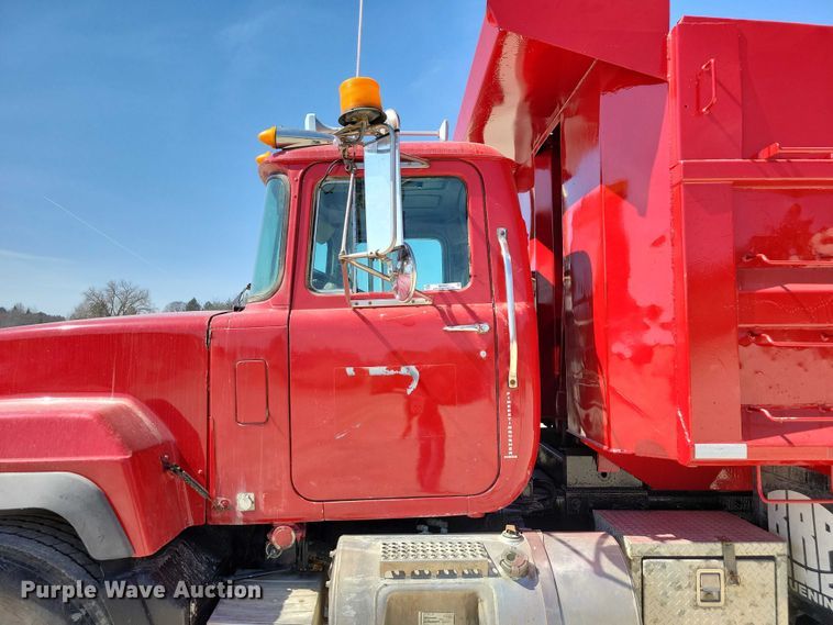 image for item NK9951 2000 Mack RD688S dump truck