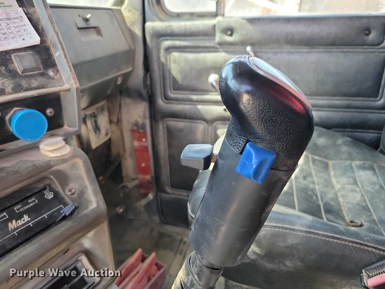 image for item NK9951 2000 Mack RD688S dump truck