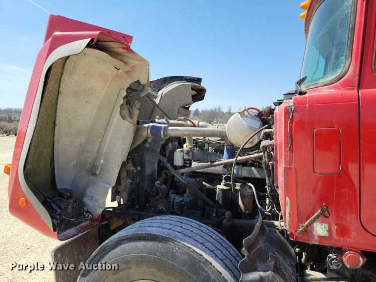 image for item NK9951 2000 Mack RD688S dump truck