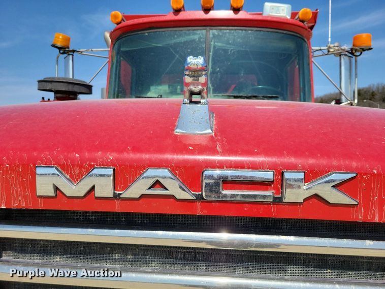 image for item NK9951 2000 Mack RD688S dump truck