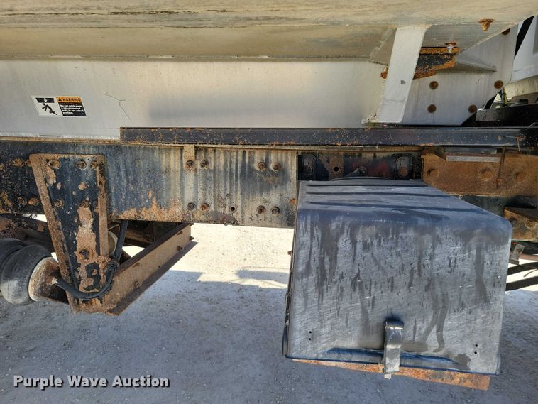 image for item NK9957 2005 Sterling L9500 dump truck