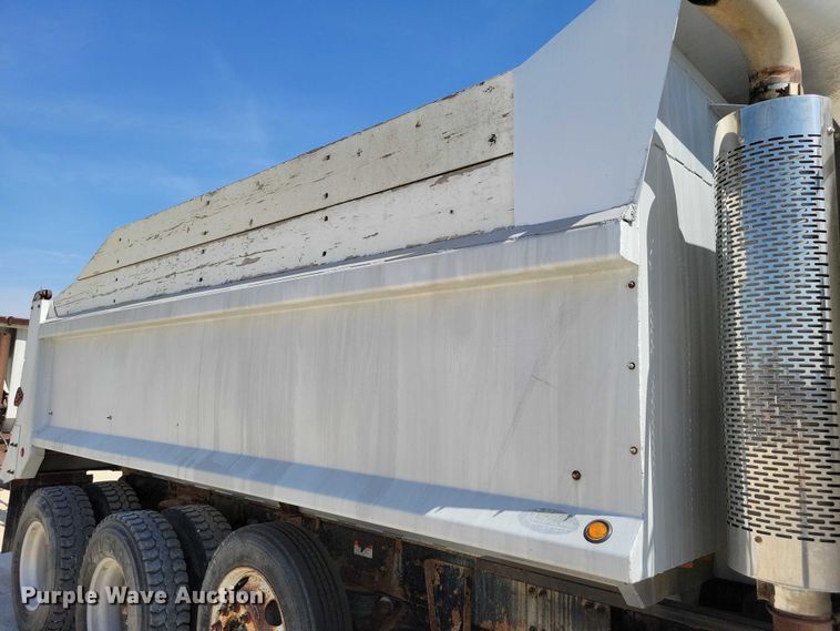 image for item NK9957 2005 Sterling L9500 dump truck