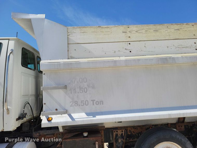 image for item NK9957 2005 Sterling L9500 dump truck