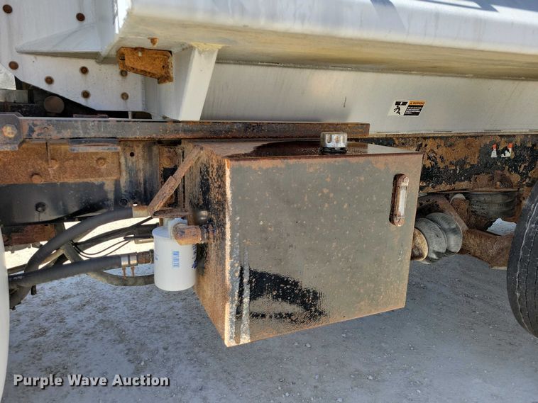 image for item NK9957 2005 Sterling L9500 dump truck