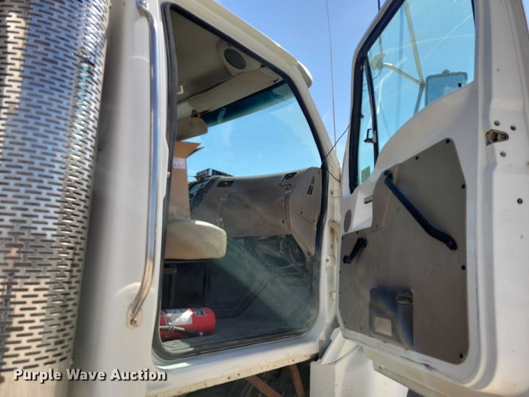 image for item NK9957 2005 Sterling L9500 dump truck