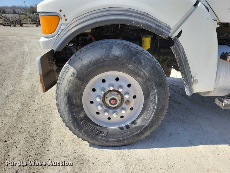 image for item NK9957 2005 Sterling L9500 dump truck