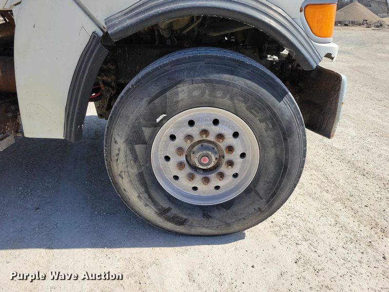 image for item NK9957 2005 Sterling L9500 dump truck