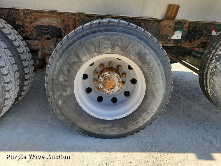 image for item NK9957 2005 Sterling L9500 dump truck