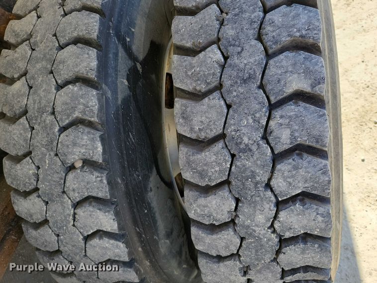 image for item NK9957 2005 Sterling L9500 dump truck