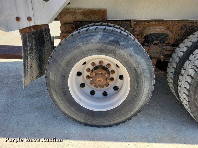 image for item NK9957 2005 Sterling L9500 dump truck