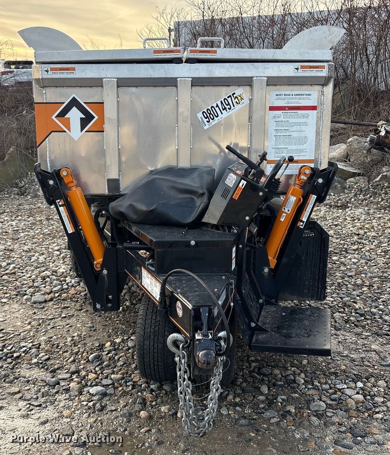 image for item YA2021 2023 Equipter 4000 roofing debris trailer